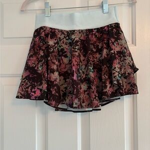 Lululemon flowy tennis skirt size 2